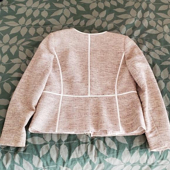 Cotton and Linen Blazer - Picture 5 of 10